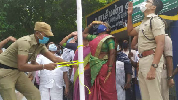 Athuppakkam panchayat president Amirtham hoisted national flag today Athuppakkam panchayat president Amirtham hoisted national flag today