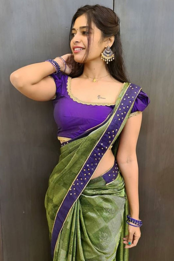 ரசிகர்களிடம் ஆறுதல் தேடும் தர்ஷா