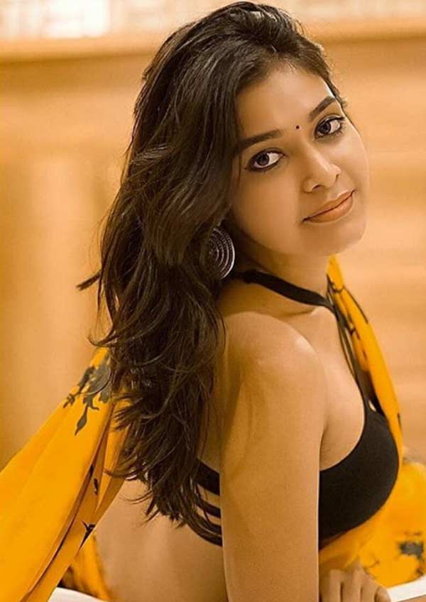 அனு அனுவாக ரசிக்கும் ரசிகர்கள்
