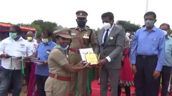 District Collector Kandasamy saluted Inspector of Police Allirani District Collector Kandasamy saluted Inspector of Police Allirani