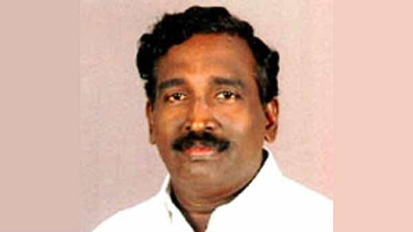 ex minister madhavaram moorthy not adhering to social gaps ex minister madhavaram moorthy not adhering to social gaps