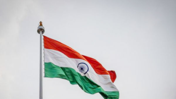 Athuppakkam panchayat president was stopped to hoist flag by panchayat secretary Athuppakkam panchayat president was stopped to hoist flag by panchayat secretary
