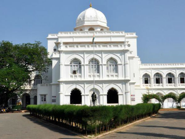 காந்தியின் எளிய உடை