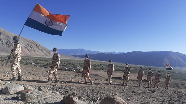 Indo-Tibetan Border Police (ITBP) jawans celebrate #IndependenceDay at an altitude of 16,000 feet in Ladakh Indo-Tibetan Border Police (ITBP) jawans celebrate #IndependenceDay at an altitude of 16,000 feet in Ladakh