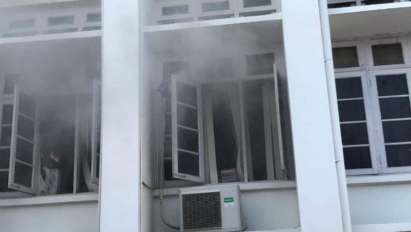 Fire at Kerala Secretariat: Opponents allegate a link to the gold smuggling case Fire at Kerala Secretariat: Opponents allegate a link to the gold smuggling case