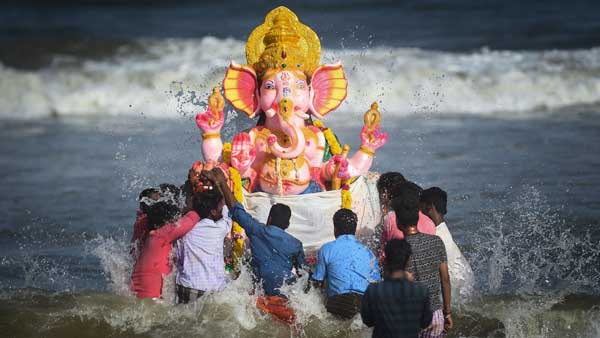 Ganesha Chaturthi procession is not allowed .... Celebrate at home - TN Government strict Order Ganesha Chaturthi procession is not allowed .... Celebrate at home - TN Government strict Order