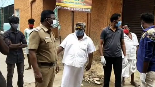 உணவு கொடுக்க