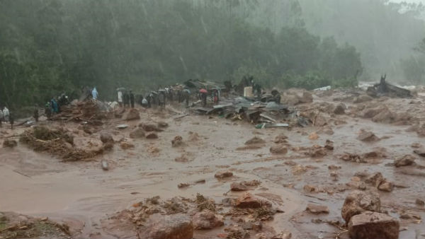 Kerala flood: 17 killed, 70 feared trapped in Idukki landslide Kerala flood: 17 killed, 70 feared trapped in Idukki landslide