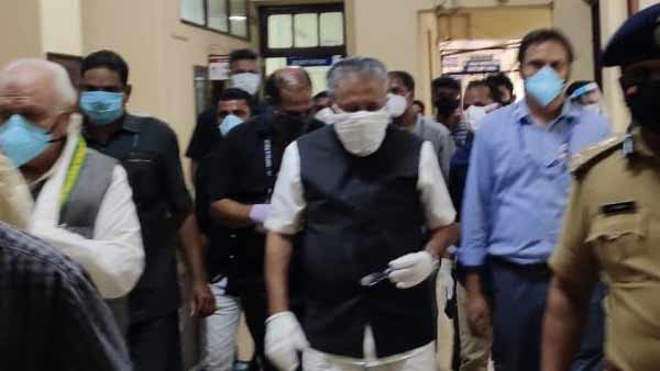 Kerala Governor and CM meets injured people in Kozhikode plane crash Kerala Governor and CM meets injured people in Kozhikode plane crash