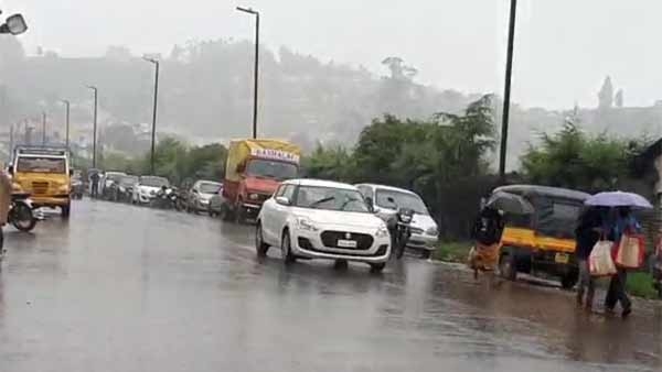 IMD issues Red Alert to Nilgiris and coimbatore IMD issues Red Alert to Nilgiris and coimbatore