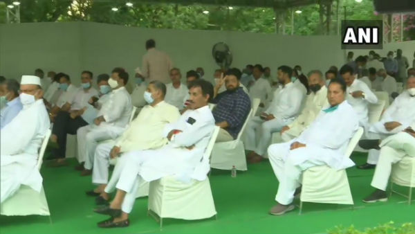 Congress leader Sachin Pilot meets CM Ashok Gehlot at his residence Congress leader Sachin Pilot meets CM Ashok Gehlot at his residence