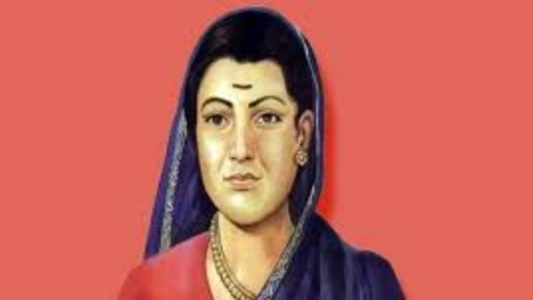 முதல் ஆசிரியை