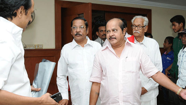 எங்கே பேசுவார்