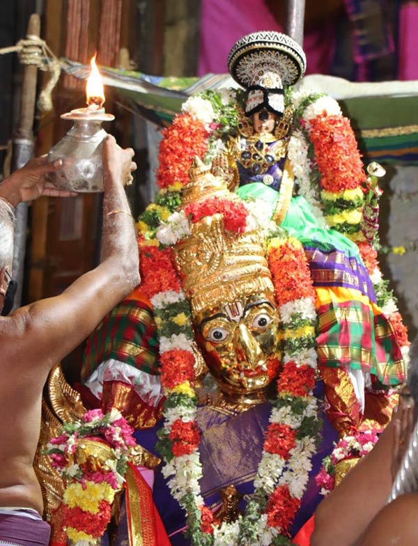 Srirangam Sri Ranganathaswami Temple Adhi Brahmotsavam Sri Namperumal on Garudavahana sevai Srirangam Sri Ranganathaswami Temple Adhi Brahmotsavam Sri Namperumal on Garudavahana sevai