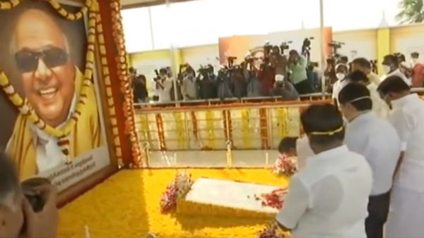 Karunanidhi 2nd Anniversary: Stalin, Kanimozhi Tribute Provided welfare assistance Karunanidhi 2nd Anniversary: Stalin, Kanimozhi Tribute Provided welfare assistance