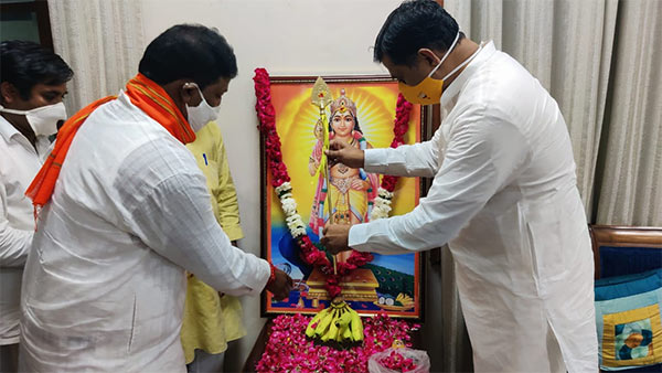 லாக்டவுன் நாளில் எதிரொலித்த அரோகரா முழக்கம்