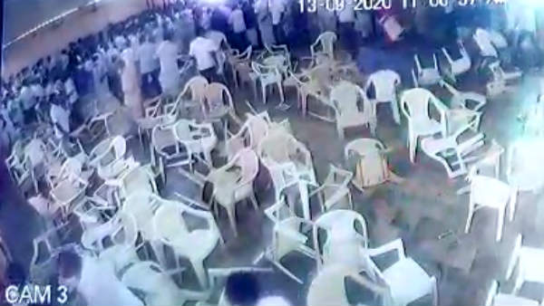 Trichy AIADMK meeting clash before the Minister Complaint to the police Trichy AIADMK meeting clash before the Minister Complaint to the police