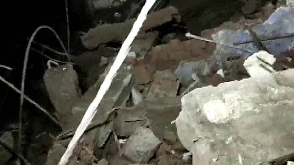 5 dead as the 3 storey building collapses in Maharastra 5 dead as the 3 storey building collapses in Maharastra