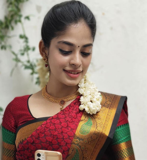 வசீகர அழகி