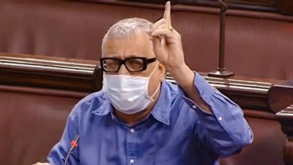 புத்தகத்தை கிழிக்க முயற்சி