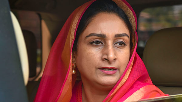 அகாலிதளம் அதிரடி