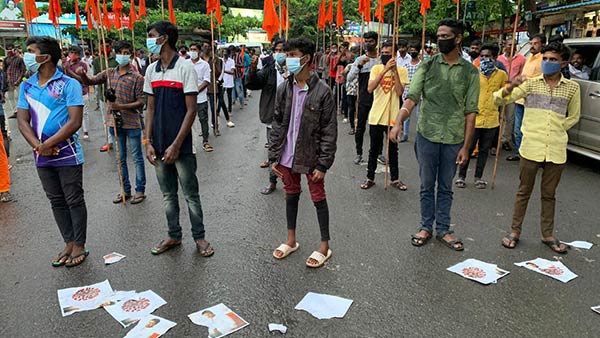 தற்கொலைக்கு தூண்டுகிறார்கள்