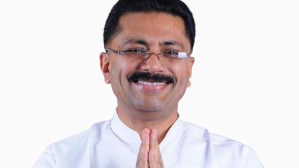 அமைச்சருக்கு தொடர்பு
