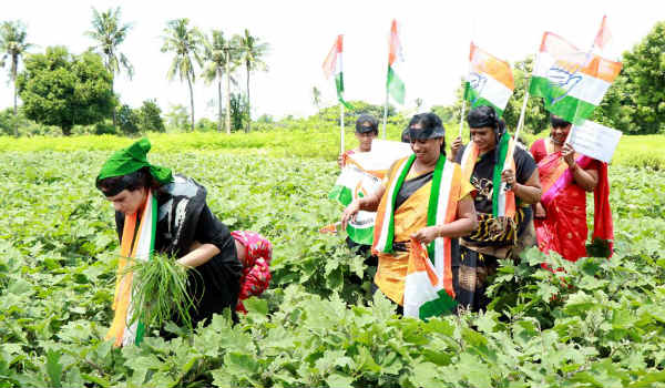 Tamil Nadu Mahila Congress follow North Indian style Protest Tamil Nadu Mahila Congress follow North Indian style Protest