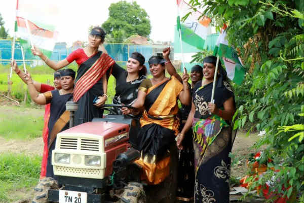 Tamil Nadu Mahila Congress follow North Indian style Protest Tamil Nadu Mahila Congress follow North Indian style Protest