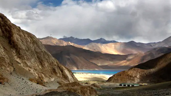 PLA strengthen troops in North Pangong Tso India picks up aircraft survey PLA strengthen troops in North Pangong Tso India picks up aircraft survey