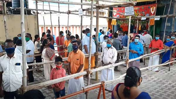 கோயிலுக்குள்