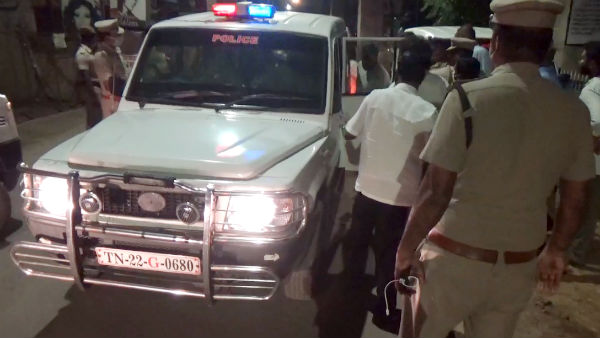 நான்கு பிரிவுகளில் வழக்கு