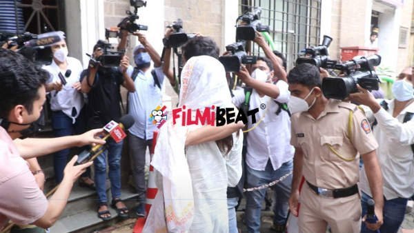 காதலிப்பது குற்றம் அல்ல