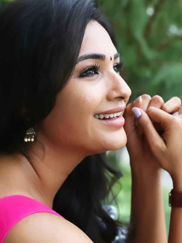 ஆயுத எழுத்து