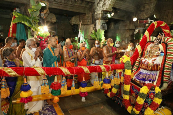 மலையப்பசுவாமி ஸ்ரீதேவி பூதேவி