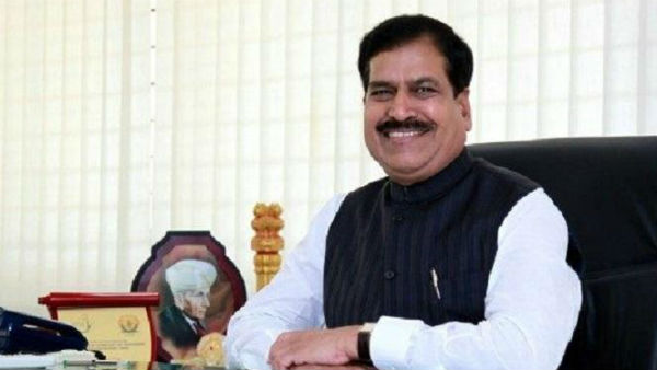 Covid 19 : Union Minister of State for Railways Suresh Angadi passes away Covid 19 : Union Minister of State for Railways Suresh Angadi passes away