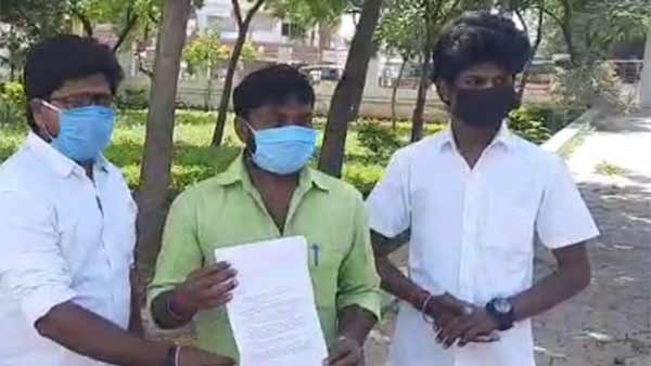 செருப்பால் அடித்தால் ரூ1 லட்சம்