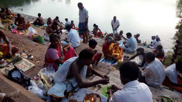 தர்ப்பணம் கொடுத்து வழிபாடு