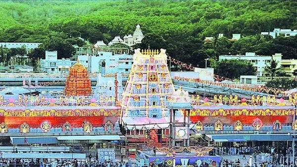 ஆழ்வார் திருமஞ்சனத்தில் பக்தர்கள் பங்கேற்க முடியது