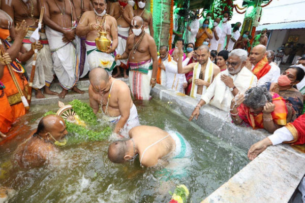 Thirupathi Brahmotsavam 2020 Charathalvar Theerthavari Thirupathi Brahmotsavam 2020 Charathalvar Theerthavari