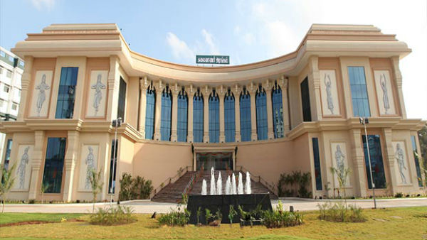 எதை பேசுவது