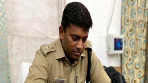 நீங்கா இடம்பிடிப்பு