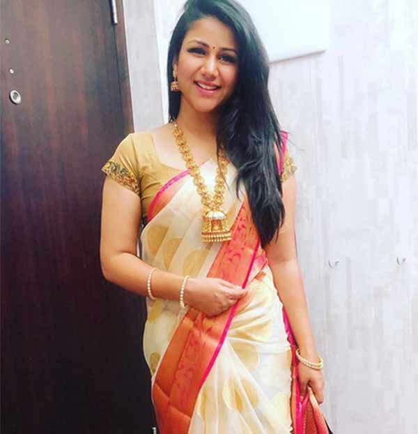 குத்துவிளக்கே சண்டை போட்டா
