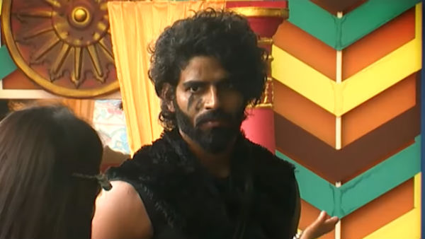 இப்படி பழத்தைப் பிழியலாமா