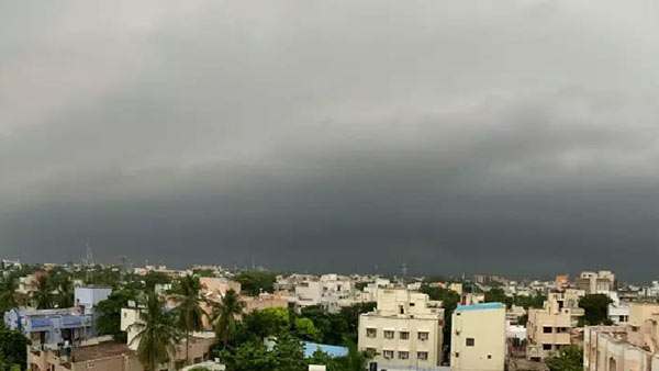 Black cloud around Chennai pouring heavy rain Black cloud around Chennai pouring heavy rain