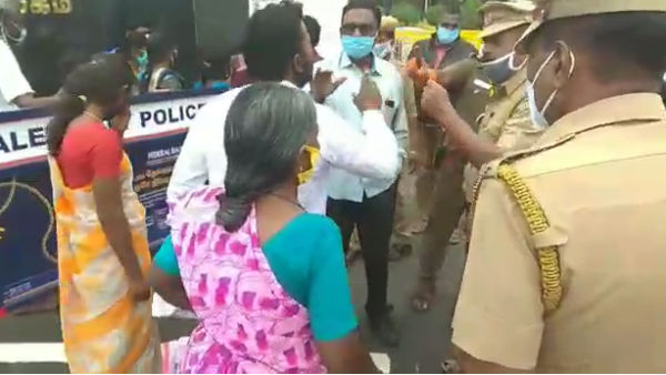 தீக்குளிக்க முயற்சி