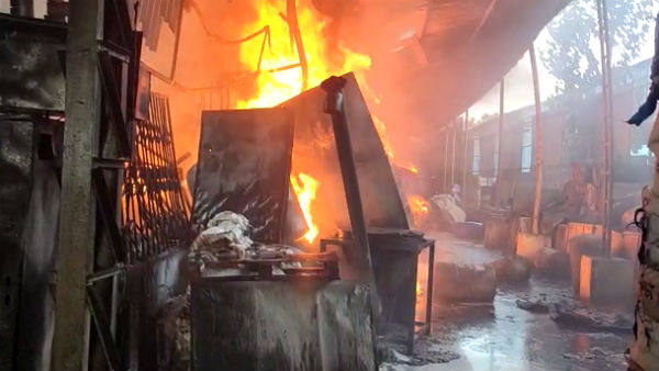 Terrible fire at Puducherry Wire Factory - Machinery burnt down Terrible fire at Puducherry Wire Factory - Machinery burnt down