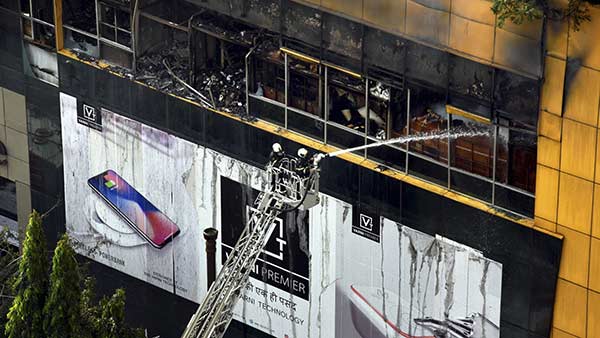 Fire accident at Mumbai city center mall in midnight Fire accident at Mumbai city center mall in midnight