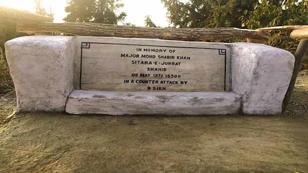 Indian army restores the grave of a Pakistan officer who was killed in 1972 Indian army restores the grave of a Pakistan officer who was killed in 1972