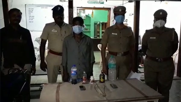 ஊற்றி கொடுத்தேன்